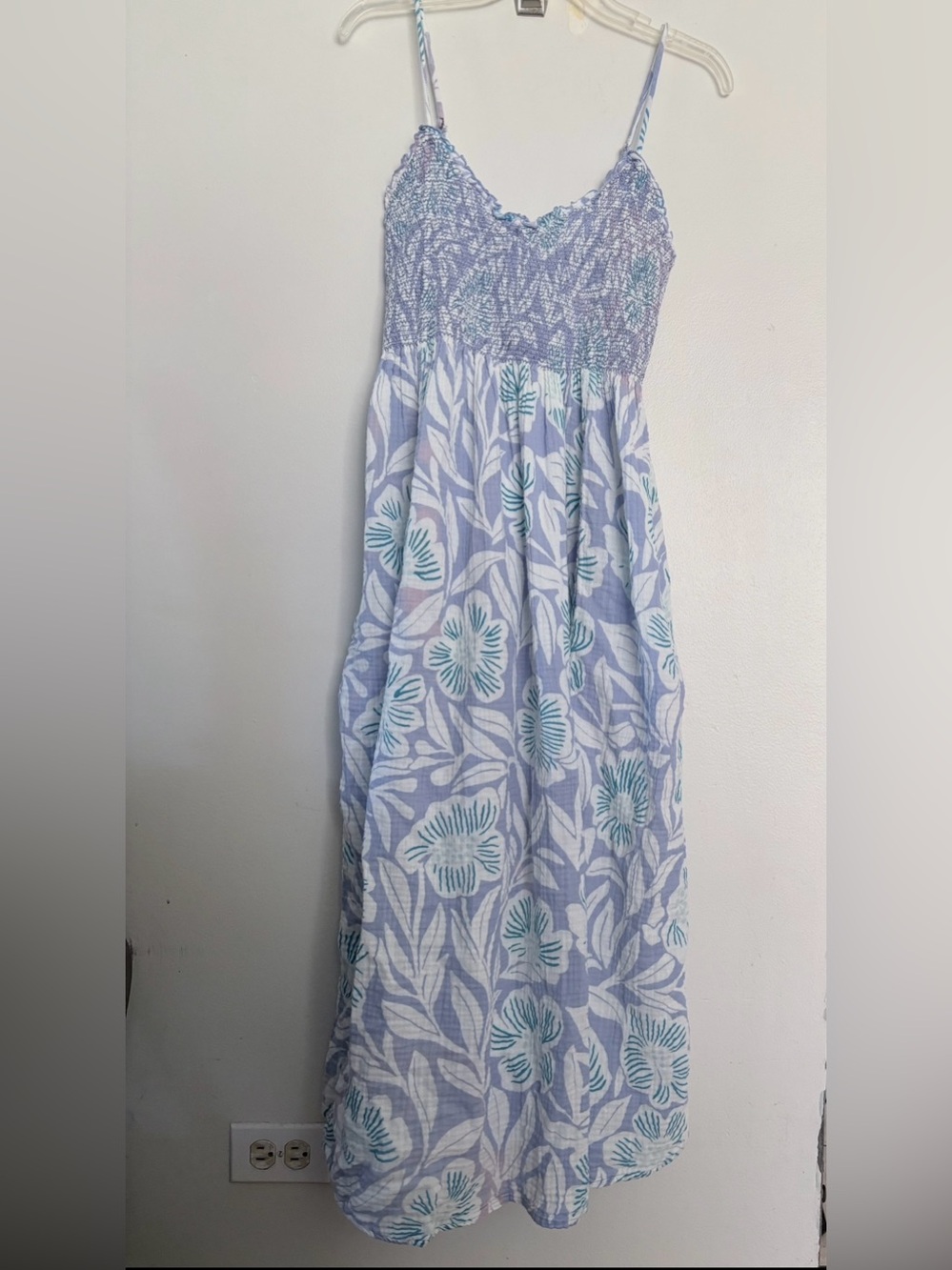 Free People Sweet Nothings  Flowy Blue Floral Smocked Midi Dress SZ L - Picture 2 of 16